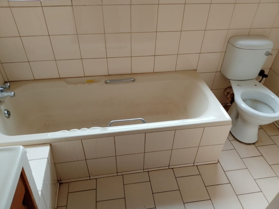 5 Bedroom Property for Sale in Roosheuwel North West